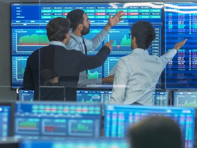 Góc nhìn kỹ thuật phiên giao dịch chứng khoán ngày 28/10: Áp lực điều chỉnh đang gia tăng